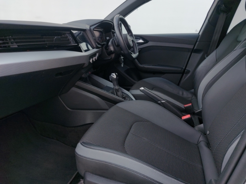 Audi A1 25 Tfsi Black Edition S Tronic LX21URF White #5