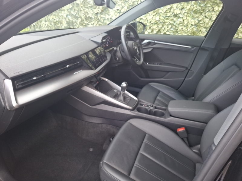 Audi A3 35 Tfsi Sport YH73SOU Black #5