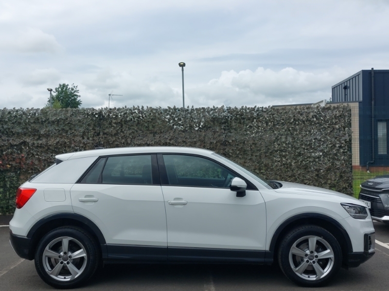 Audi Q2 30 Tdi Sport LM69VAV White #4