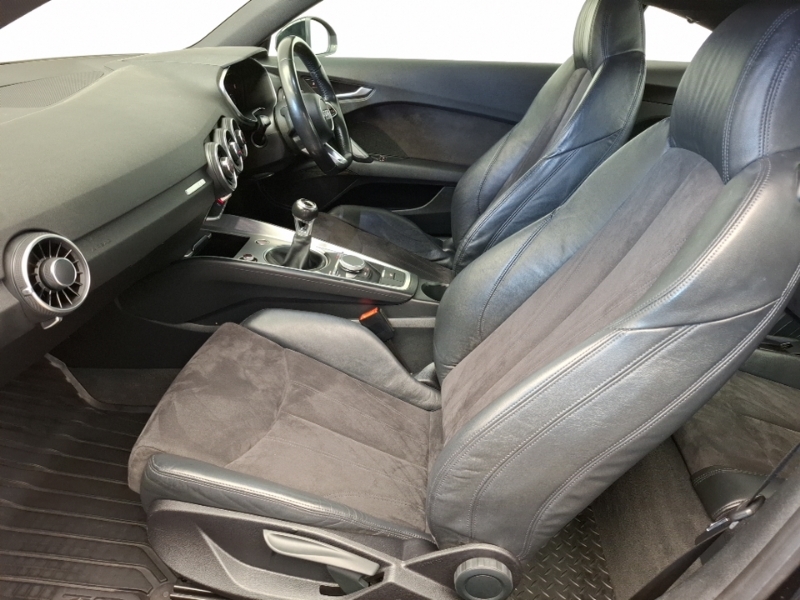 Audi TT 1.8T Fsi Sport AO16VWR Black #5