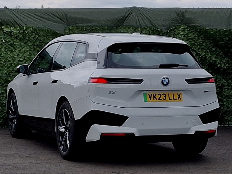 BMW iX 240Kw Xdrive40 M Sport 76.6Kwh White #2