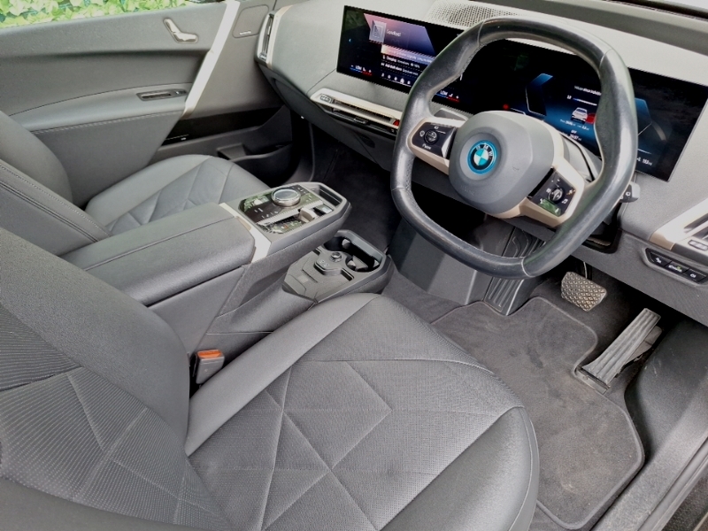 BMW iX 240Kw Xdrive40 M Sport 76.6Kwh White #6