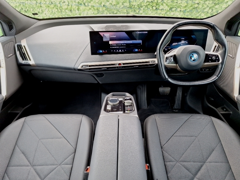 BMW iX 240Kw Xdrive40 M Sport 76.6Kwh White #4