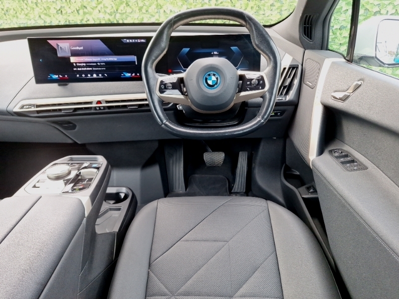 BMW iX 240Kw Xdrive40 M Sport 76.6Kwh White #5