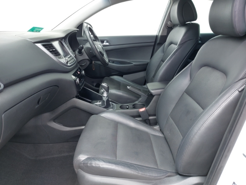 Hyundai Tucson 2.0 Crdi Blue Drive Premium 2Wd White #5