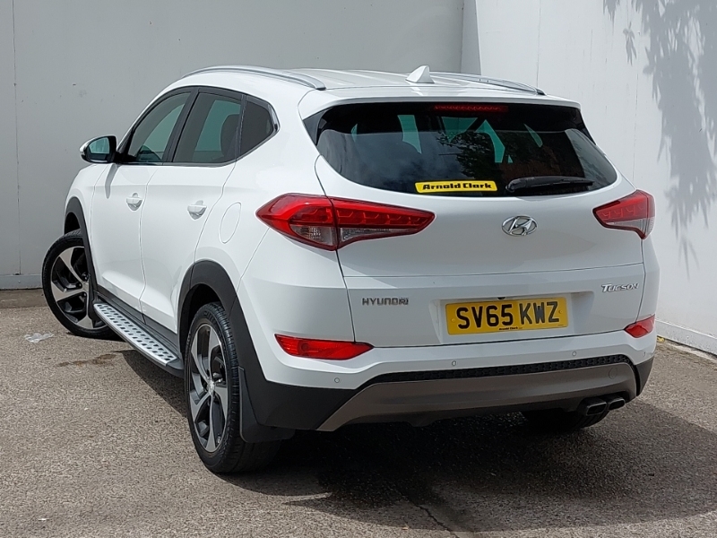 Hyundai Tucson 2.0 Crdi Blue Drive Premium 2Wd White #2