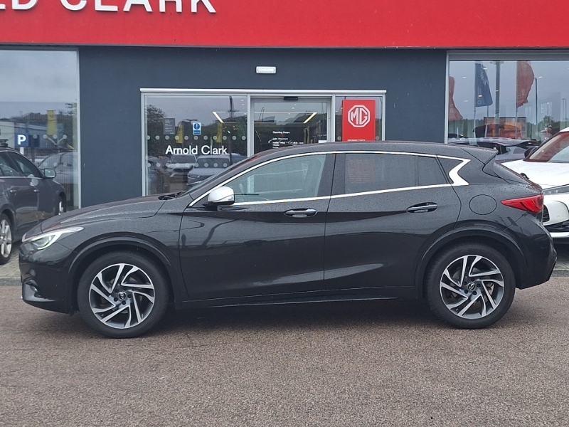Infiniti Q30 1.6T Luxe Dct City Black Black #4