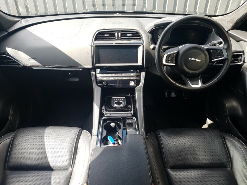 Jaguar F-Pace 2.0D 180 Chequered Flag Awd SD20RKF Black #3