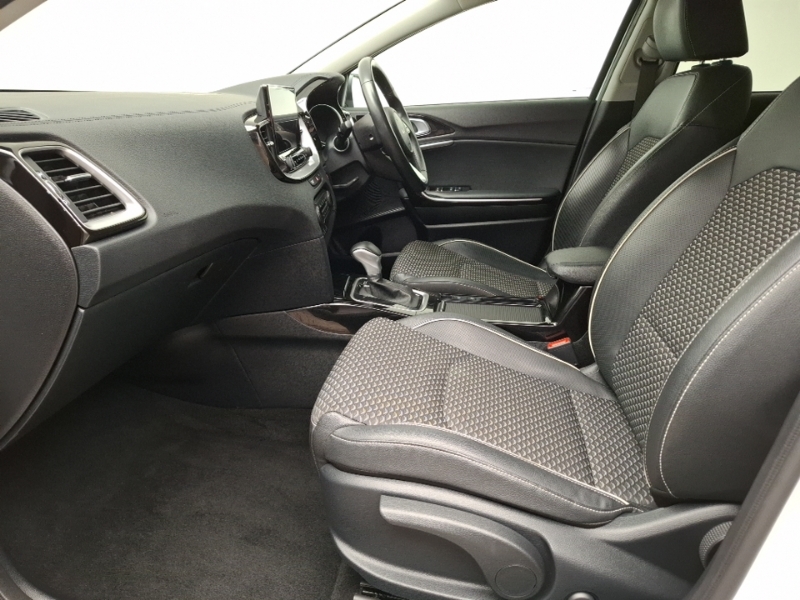 Kia Ceed 1.5T Gdi Isg 138 3 Dct DG24CAX White #5