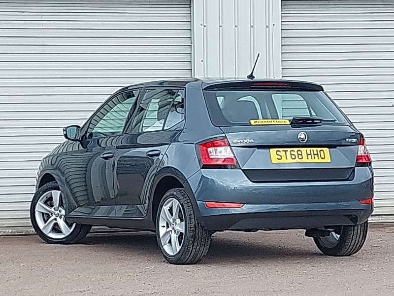 Skoda Fabia 1.0 Tsi 110 Se L Dsg ST68HHO Grey #2