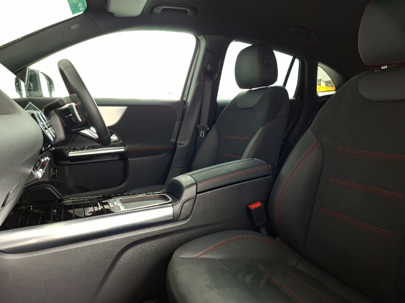 Mercedes-Benz GLA Class Gla 200 Amg Line Executive Black #5