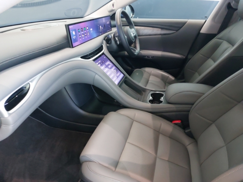 MG IM5 217Kw Standard Range 75Kwh Blue #5