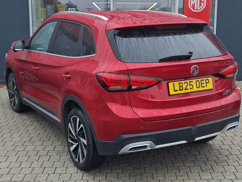 MG ZS 1.5 Hybrid Trophy Red #2