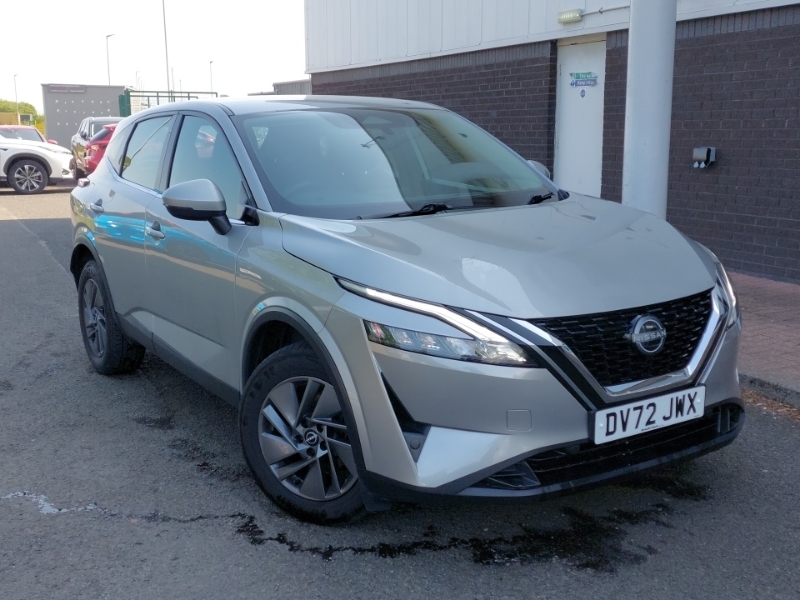Nissan Qashqai 1.3 Dig-t Mh 158 Acenta Premium Xtronic Silver