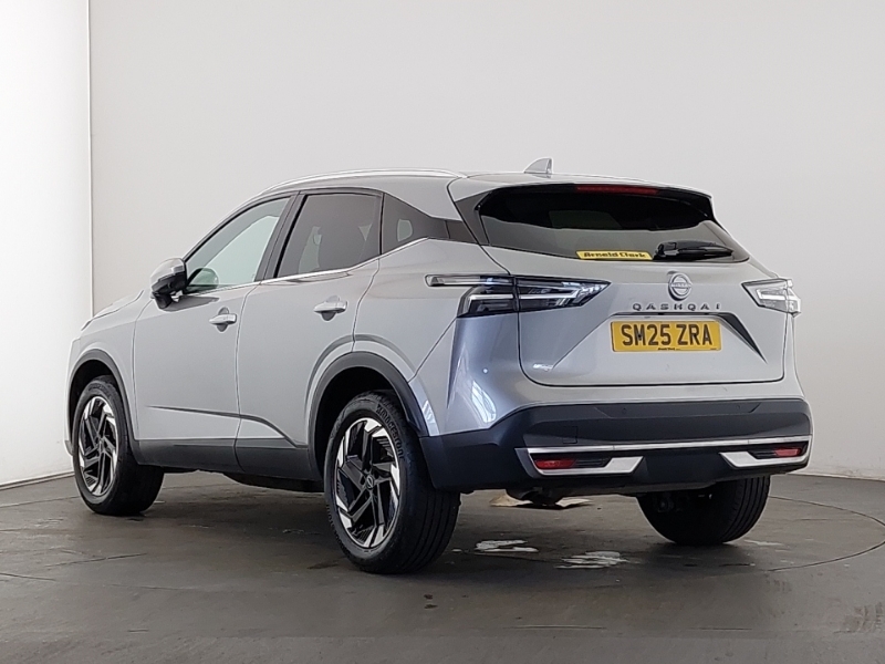 Nissan Qashqai 1.3 Dig-t Mh N-connecta Glass Roof SM25ZRA Silver #2