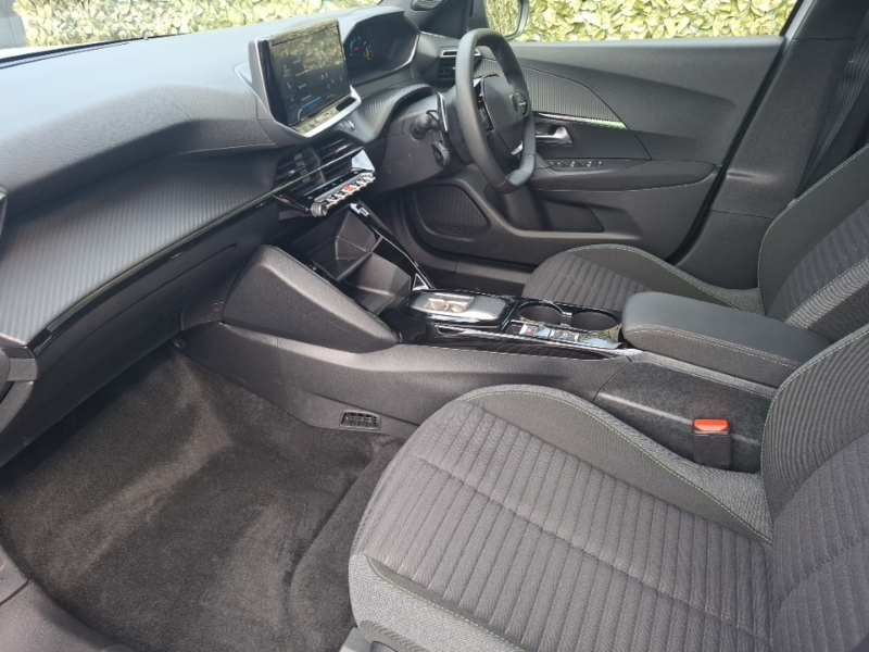 Peugeot 2008 1.2 Hybrid 136 Active E-dsc6 White #5