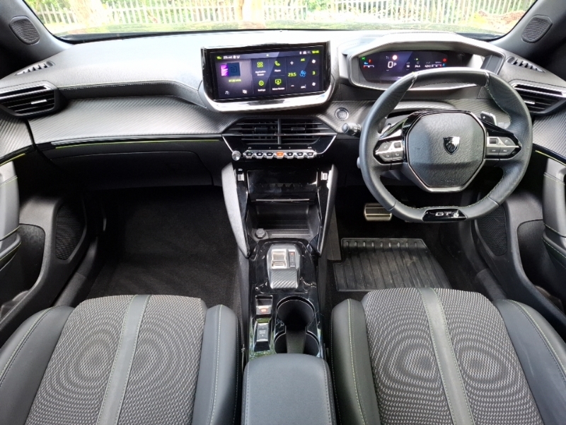 Peugeot 2008 1.2 Puretech 130 Gt Eat8 Black #3