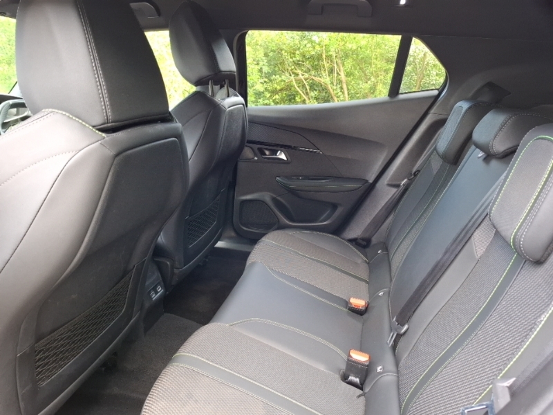 Peugeot 2008 1.2 Puretech 130 Gt Eat8 Black #6