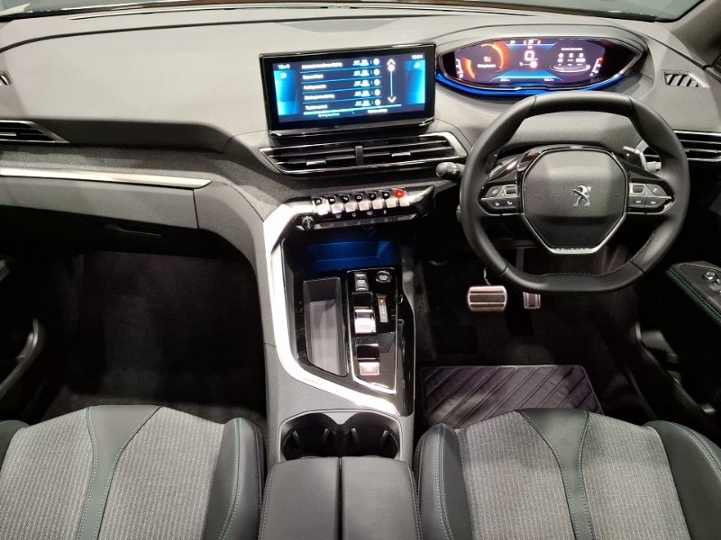 Peugeot 3008 1.5 Bluehdi Allure Premium Eat8 Black #3