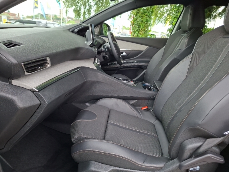 Peugeot 5008 1.5 Bluehdi Gt Eat8 White #5