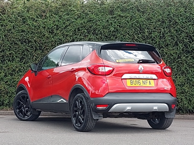 Renault Captur 1.5 Dci 110 Signature Nav Red #2