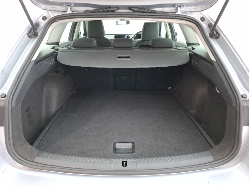 Seat Leon 2.0 Tdi Se Dynamic Euro 6 Ss White #18