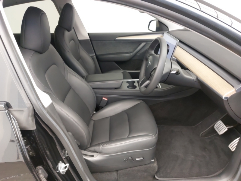 Tesla Model Y Performance Awd WM72FVE Black #6