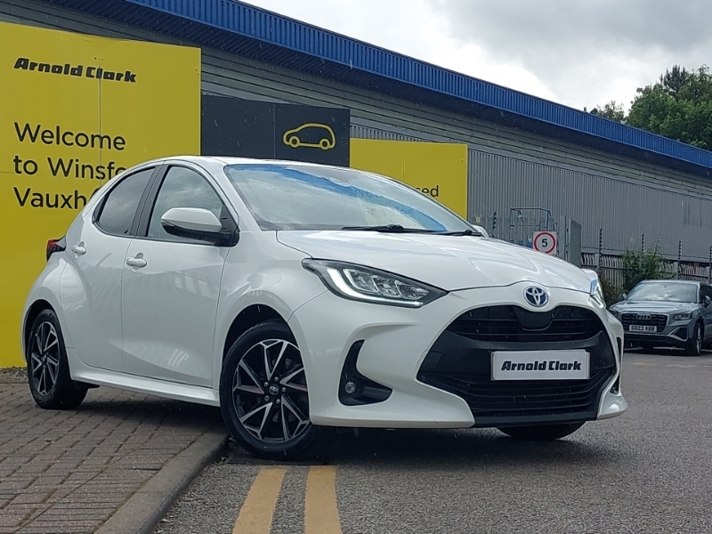 Toyota Yaris 1.5 Hybrid Design Cvt White