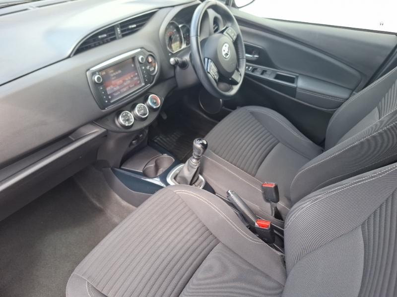 Toyota Yaris 1.33 Vvt-i Design Red #5
