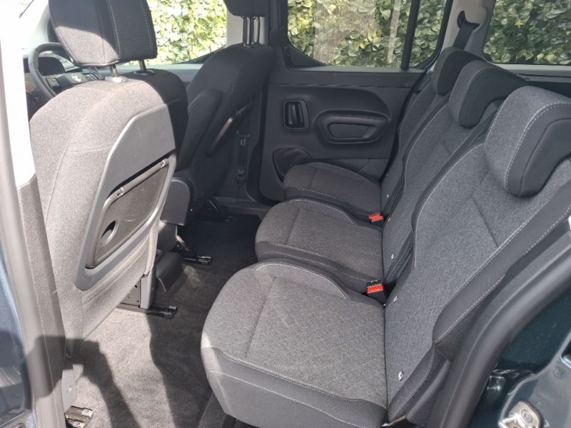 Vauxhall Combo-e Life 100Kw Ultimate XL 52Kwh Blue #6