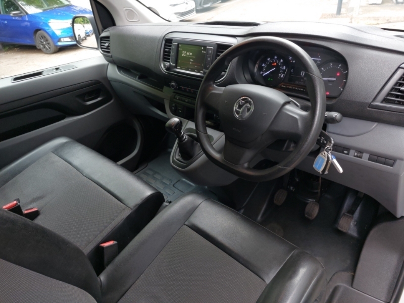 Vauxhall Vivaro 2900 1.5D 100Ps Dynamic H1 Van SH21BZW White #3