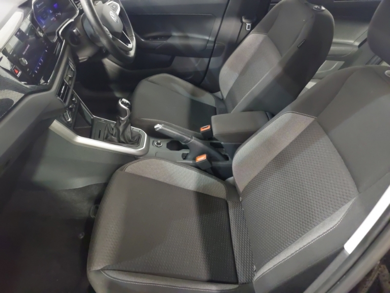 Volkswagen Polo 1.0 Life GL72KCN Black #5