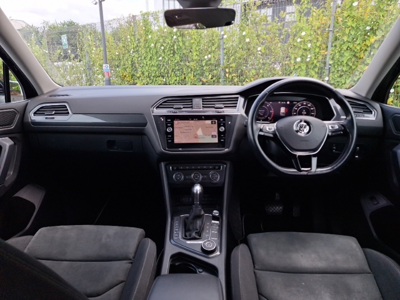 Volkswagen Tiguan Allspace 2.0 Tdi 190 4Motion Sel Dsg Black #3
