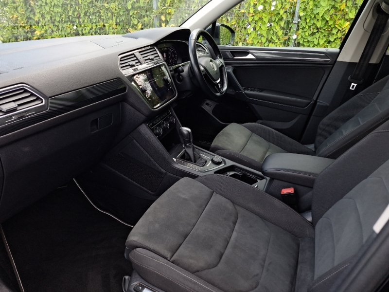 Volkswagen Tiguan Allspace 2.0 Tdi 190 4Motion Sel Dsg Black #5
