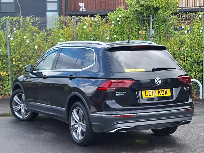 Volkswagen Tiguan Allspace 2.0 Tdi 190 4Motion Sel Dsg Black #2