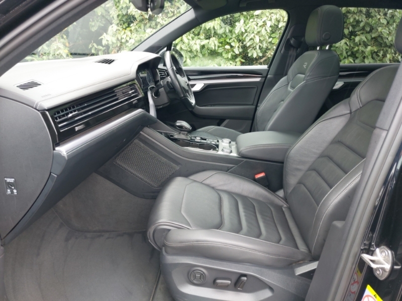 Volkswagen Touareg 3.0 V6 Tdi 4Motion Black Edition Tip Black #5