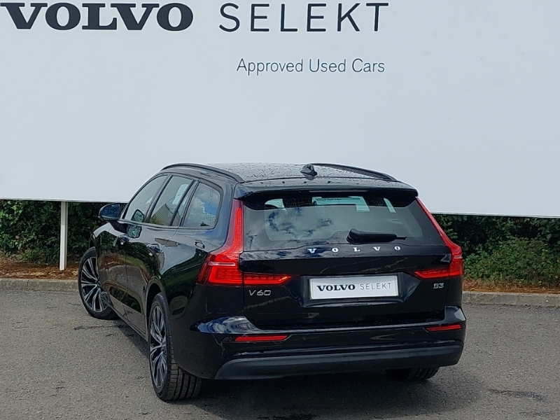 Volvo V60 2.0 B3p Core 7 Speed Black #2