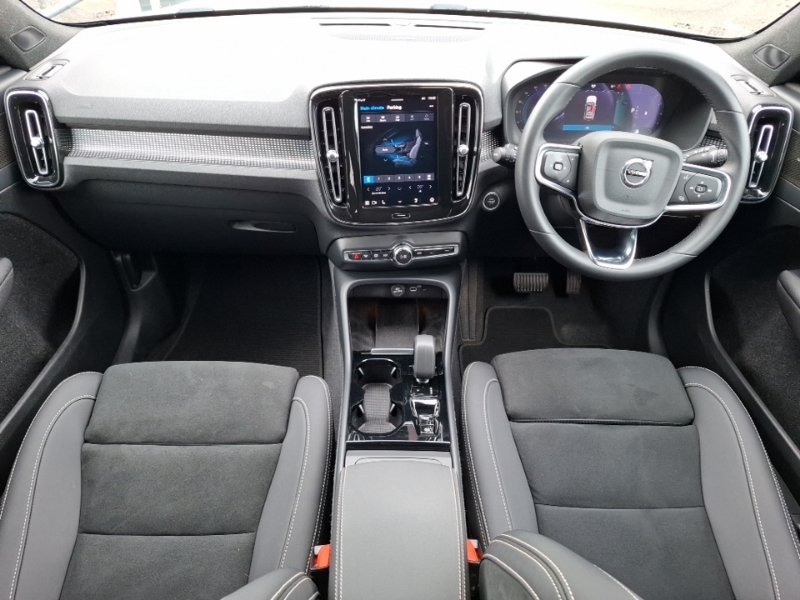 Volvo XC40 2.0 B4p Ultimate Dark SR73JCX White #3