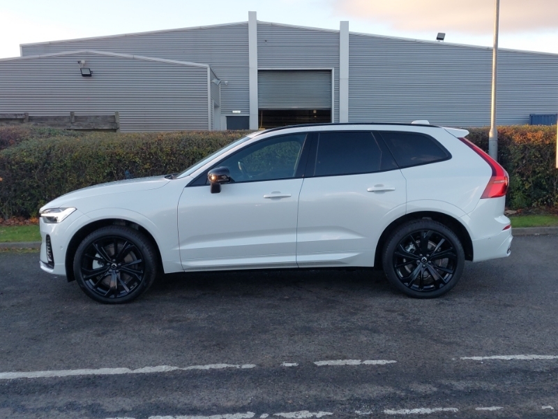 Volvo XC60 2.0 B5p Plus Black Edition Awd Geartronic White #4