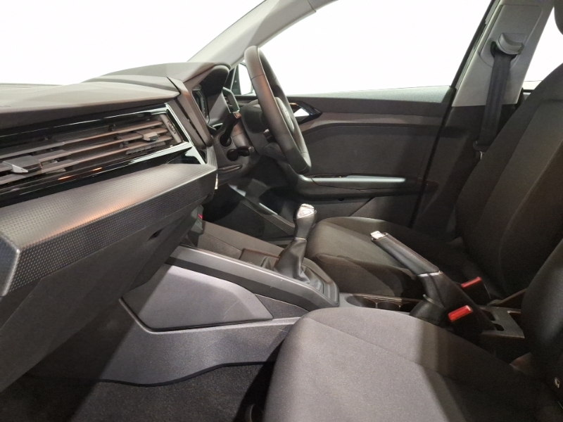Audi A1 30 Tfsi 110 Technik YM72OXS Black #5