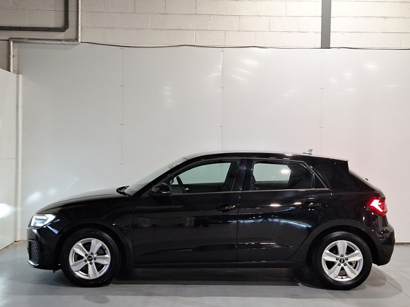 Audi A1 30 Tfsi 110 Technik YM72OXS Black #4