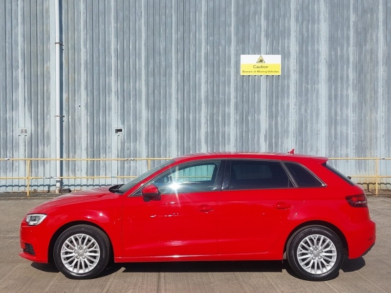 Audi A3 1.6 Tdi Se Technik S Tronic Red #5