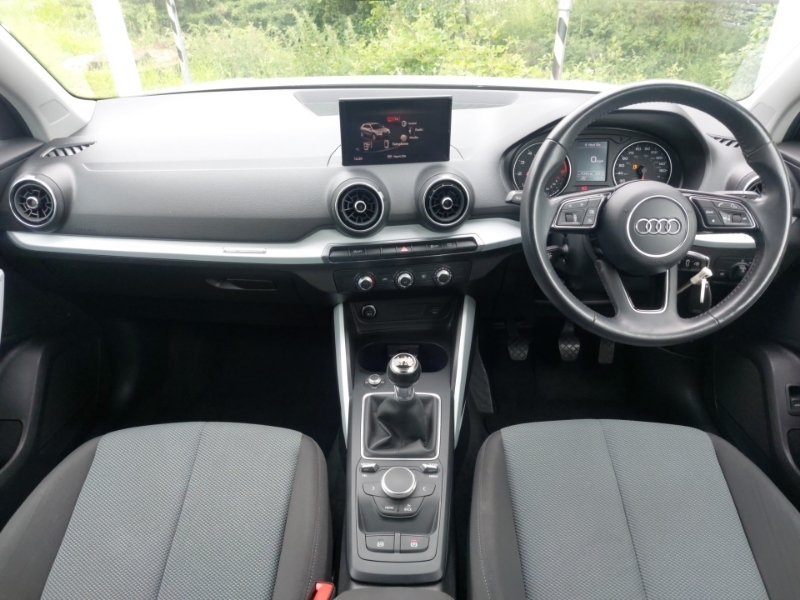 Audi Q2 30 Tfsi Technik BK20GYJ White #3