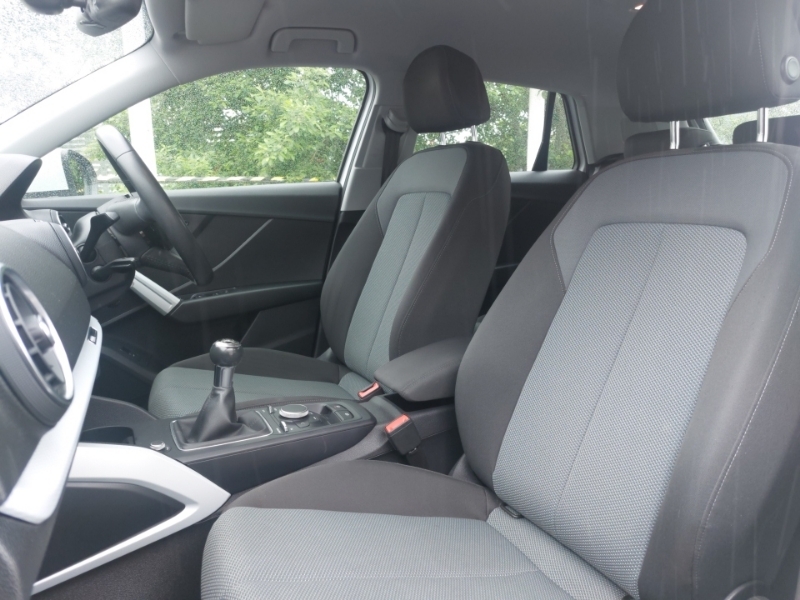 Audi Q2 30 Tfsi Technik BK20GYJ White #5