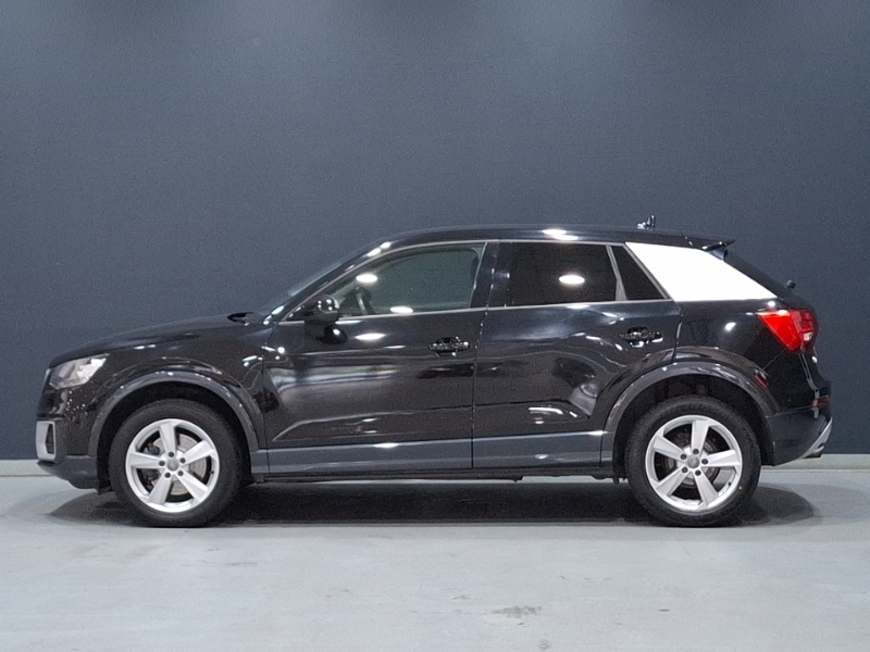 Audi Q2 1.0 Tfsi Sport EJ18WRZ Black #4