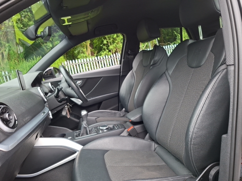 Audi Q2 35 Tfsi S Line LR72UAX Black #5