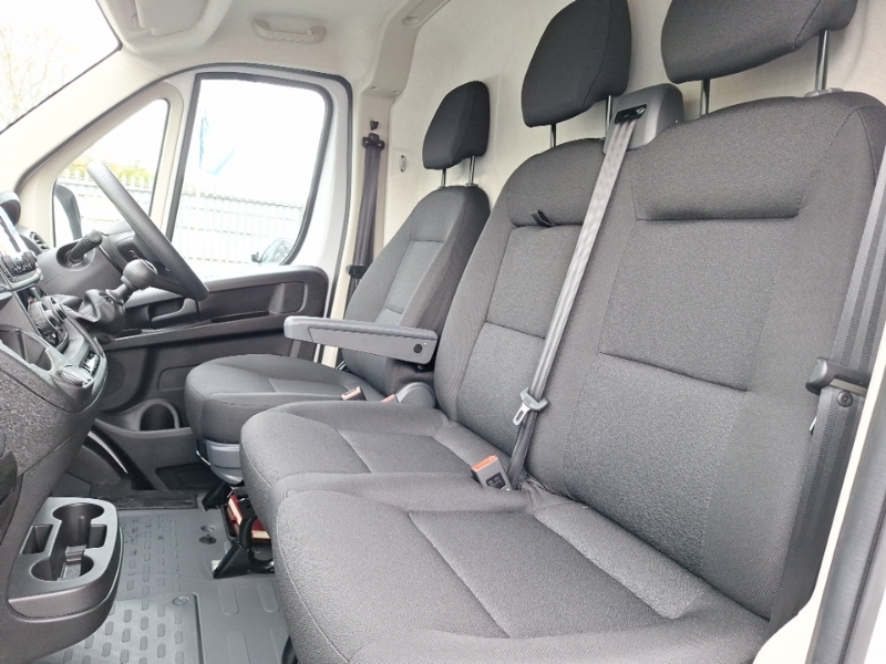 Citroen Relay 2.2 Bluehdi 140 H2 Van Enterprise White #5