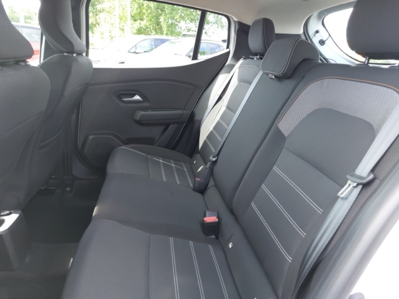 Dacia Sandero Stepway 1.0 Tce Comfort SL22DYT White #6