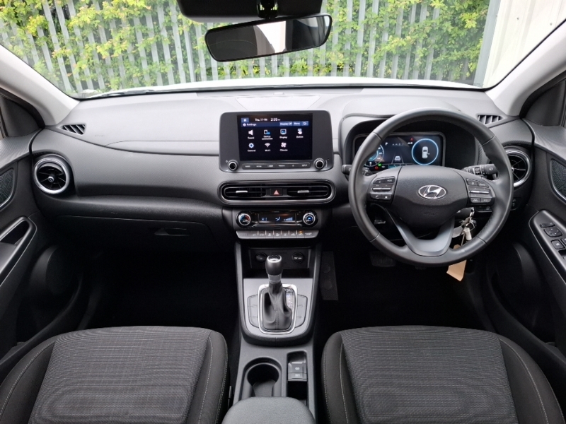 Hyundai Kona 1.6 Gdi Hybrid Se Connect Dct SH23VHU White #3