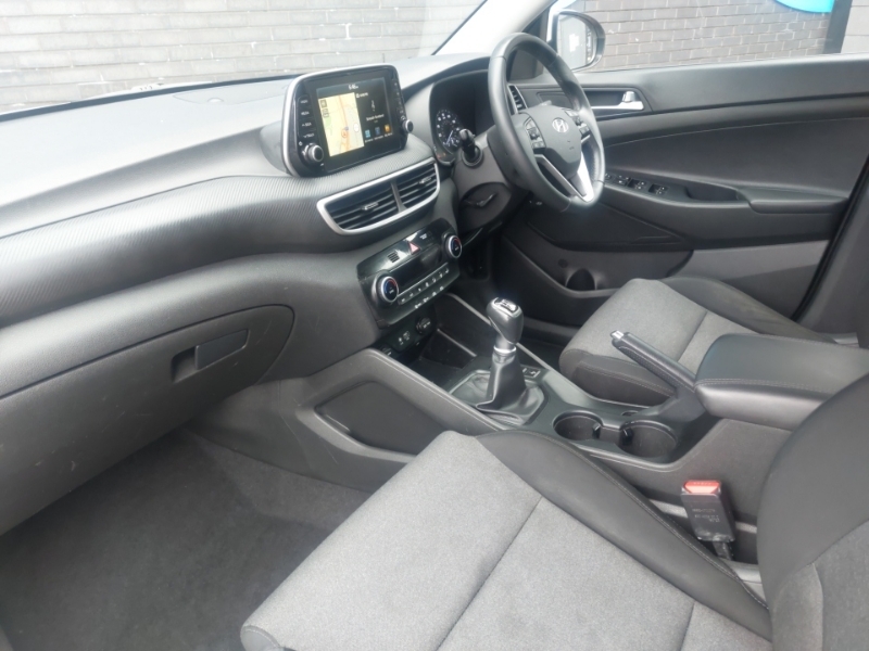 Hyundai Tucson 1.6 Gdi Se Nav 2Wd EA68TWW White #5